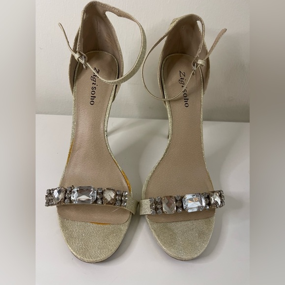 Zigi Soho gold metallic embellished strappy heeled sandal stiletto. Size 10. - Picture 8 of 8